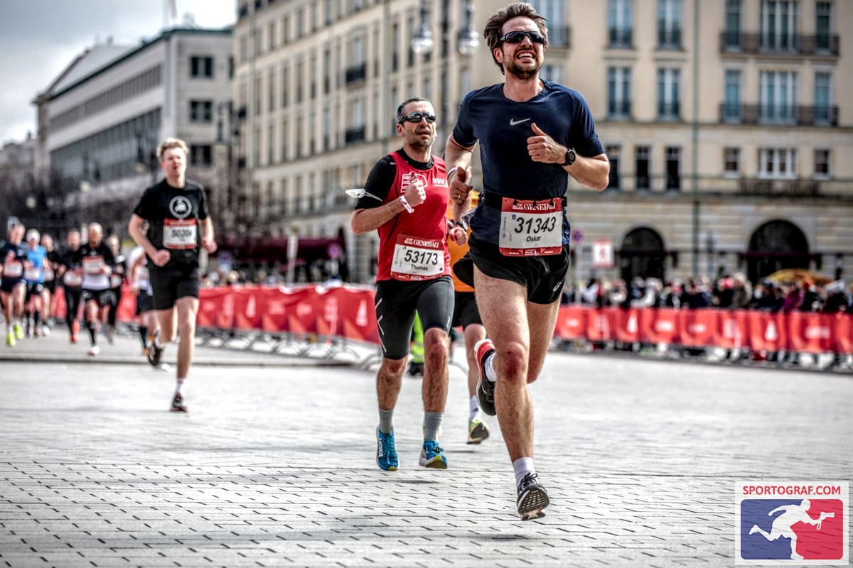 Oskar leaving Potsdamer Platz